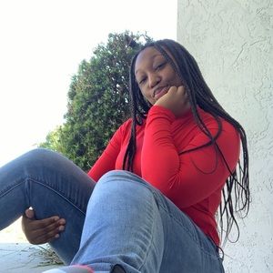 Meet your Posher, Yvette